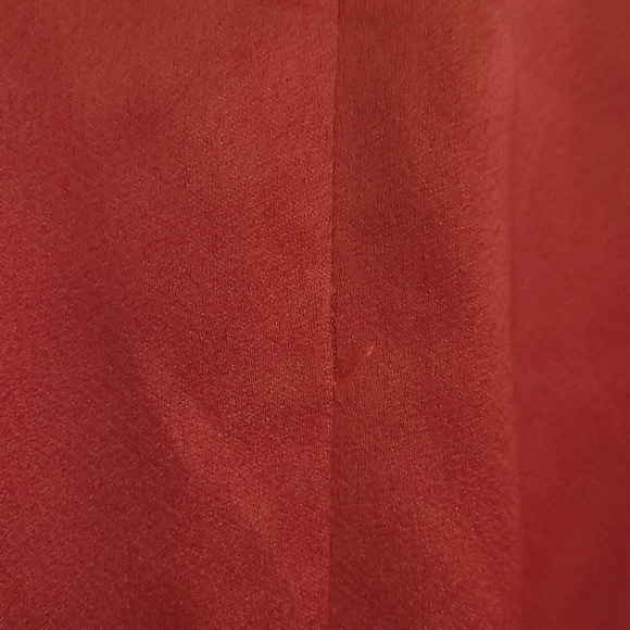 Women’s Taylor Red Satin Crepe Twist Knot Front Midi Dress - Picture 4 of 5